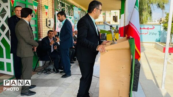جشن تجلیل از دانش‌آموزان برتر امتحانات نوبت اول و مسابقات علمی در مدرسه تیزهوشان شهید بهشتی دهدشت