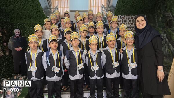 جشن شکوفه‌ها در مدرسه شاهد شهید بهنام محمدی