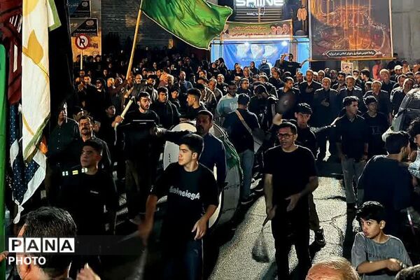اجتماع پرشور عزاداران حسینی در فیروزکوه؛ تجدید میثاق مردم و مسئولین با آرمان‌های شهدا و نهضت عاشورا