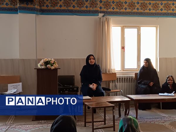 برگزاری جلسه آموزش خانواده در دبیرستان دخترانه نور اردبیل