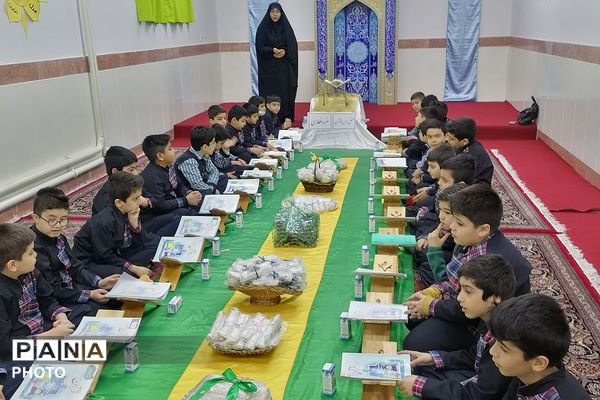 محفل انس با قرآن کریم در مدارس نامجو و آرمینه مصلی نژاد ناحیه دو شهرری 