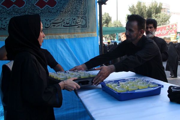 حضور باشکوه جاماندگان اربعین حسینی در شهر ری