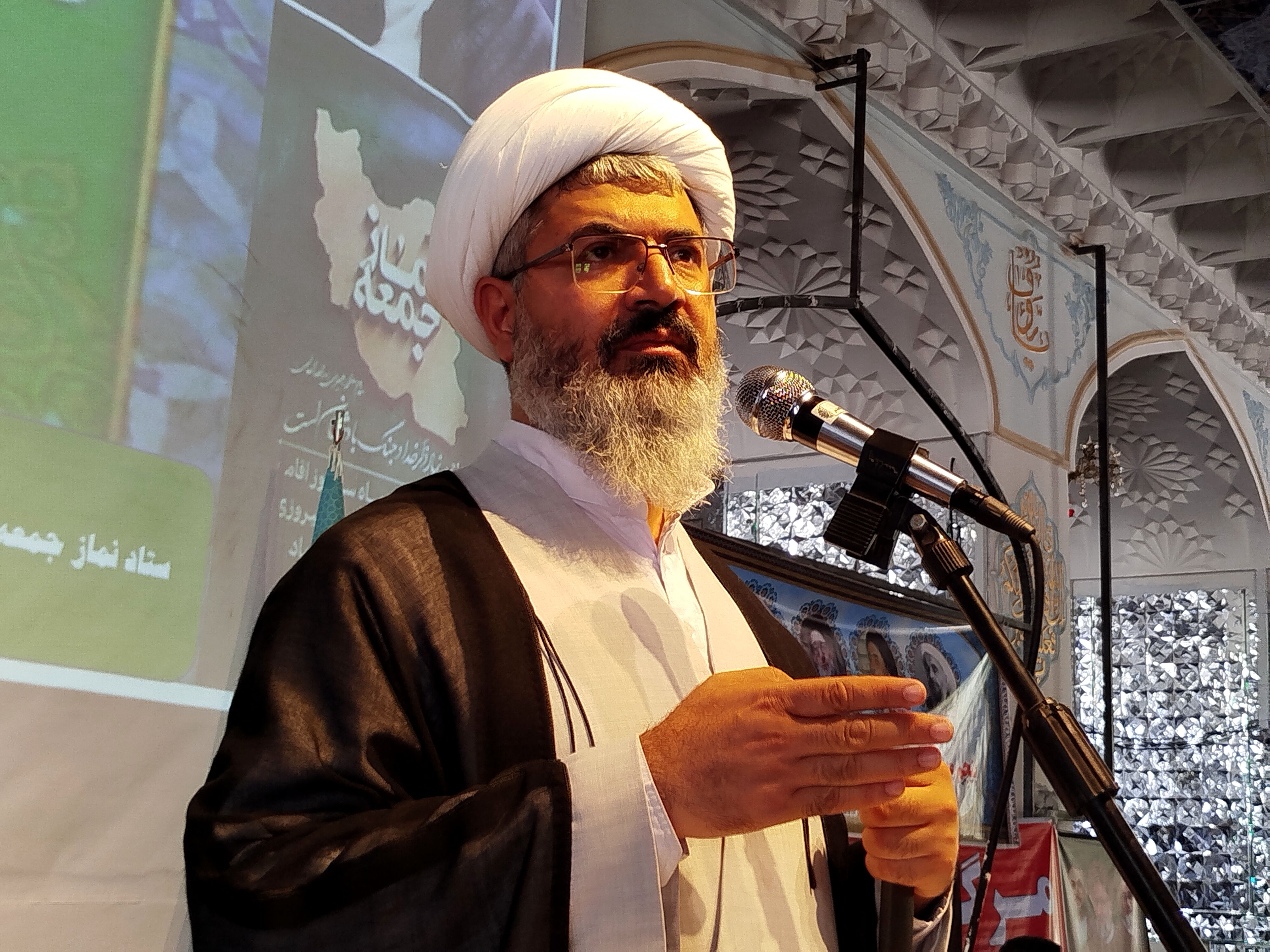 تأکید امام جمعه کاشمر بر مسئولیت‌ پذیری اجتماعی و تلاش برای رفع مشکلات مردم