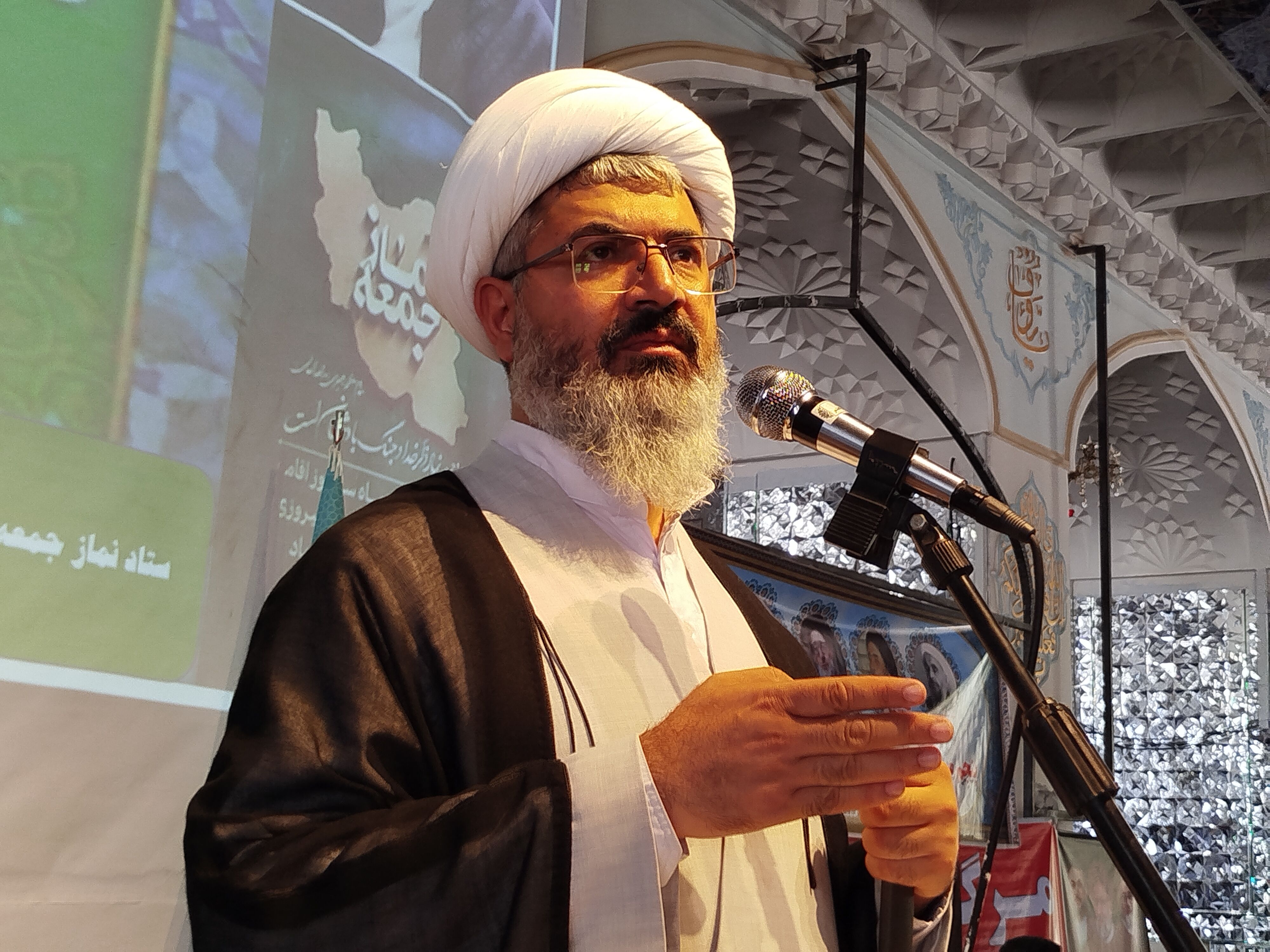 تأکید امام جمعه کاشمر بر مسئولیت‌ پذیری اجتماعی و تلاش برای رفع مشکلات مردم