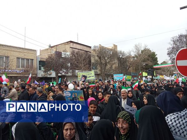 خاطره‌هایی زنده از راهپیمایی ۲۲ بهمن نیشابور