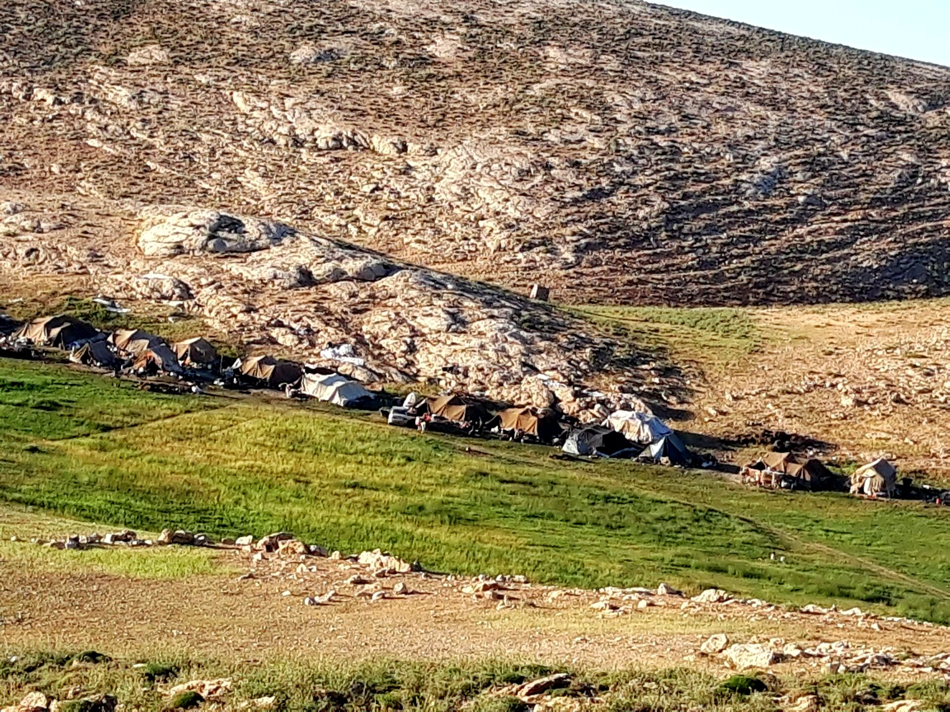 منظره ی دیدنی طبیعت کوه های شهر بار 