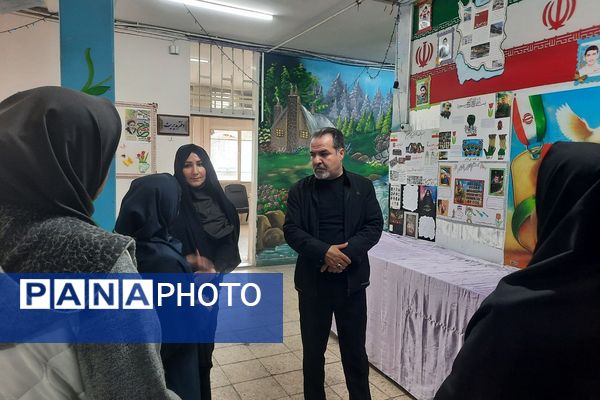 بازدید مدیر آموزش و پرورش ناحیه دو شهرری از دبستان شهید چمران 