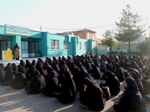 بزرگداشت روز حافظ در دبیرستان فاطمیه