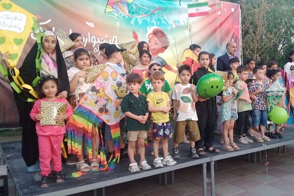 برگزاری جشن بادبادک ها و جشن خیابانی به مناسبت هفته فرهنگی ملارد 