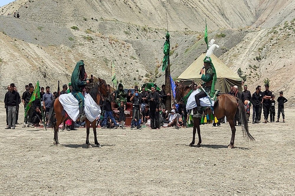 مراسم تعزیه خوانی امام حسین (ع) در روز عاشورای حسینی، شهر بار نیشابور