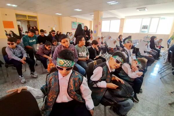 بزرگداشت روز عصای سفید در آموزشگاه شوریده شیرازی
