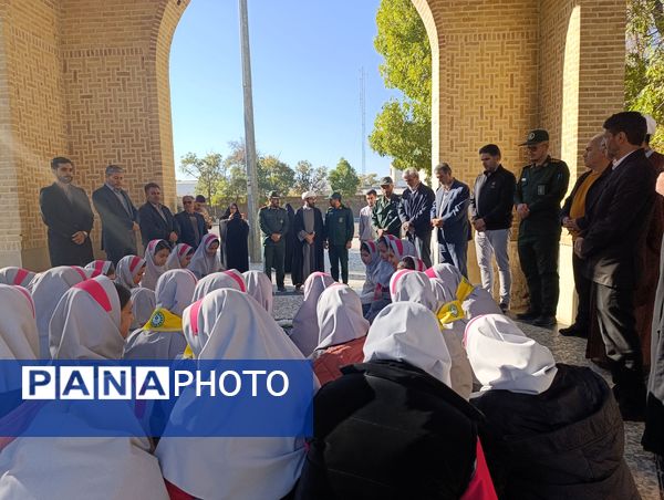 غبار روبی مزار شهدای گمنام شهرستان سلطانیه 