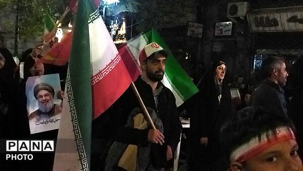 نیشابوری ها از پیر تا کودک در اجتماعات خیابانی