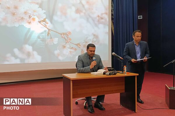 نشست مجمع عمومی انجمن اولیا و مربیان در دبیرستان نمونه دولتی ۹ دی