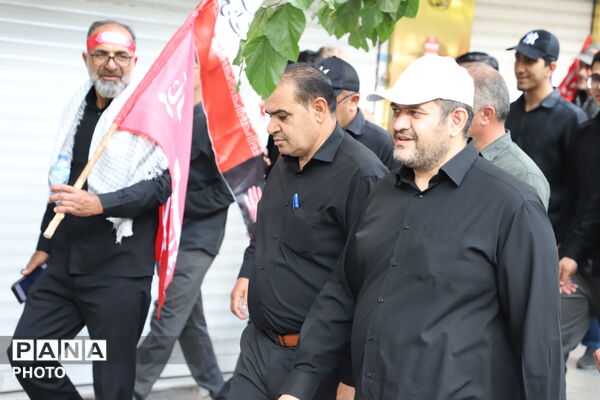 حضور کاروان فرهنگیان استان چهارمحال و بختیاری در مراسم تشییع رهبر شهید