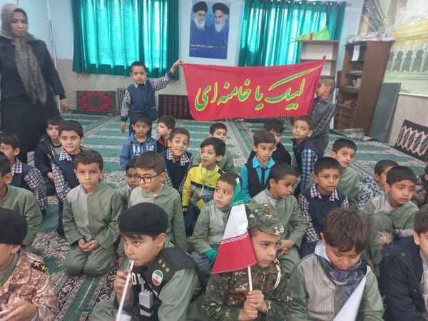 رئیس سازمان بسیج دانش‌آموزی شهرستان قدس مهمان دانش‌آموزان دبستان شهید رجایی 
