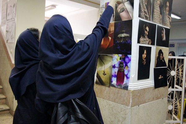 جشنواره هفته مشاغل در هنرستان فرزانگان بهارستان ۲