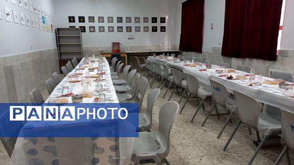 مراسم افطار در مدرسه محمودیه ۱۷خیامی