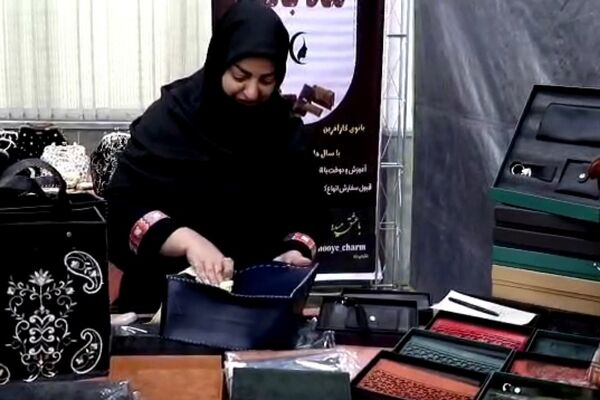 جشنواره تن پوش نور در باقرشهر 
