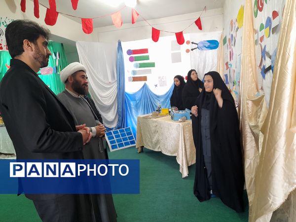 افتتاح نمایشگاه مدرسه انقلاب دبیرستان آسیه پیش قلعه 