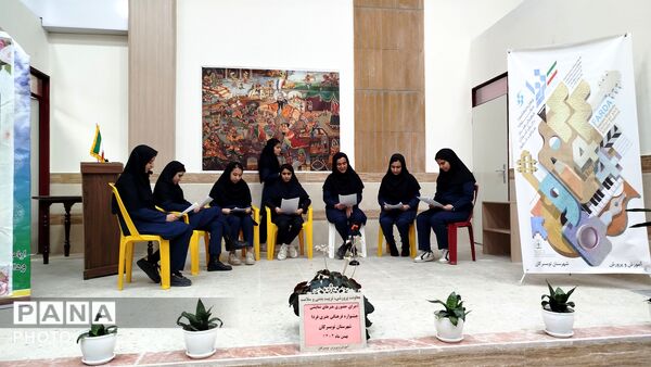 مسابقات فرهنگی و هنری در دبیرستان شاهد بنت الهدی تویسرکان
