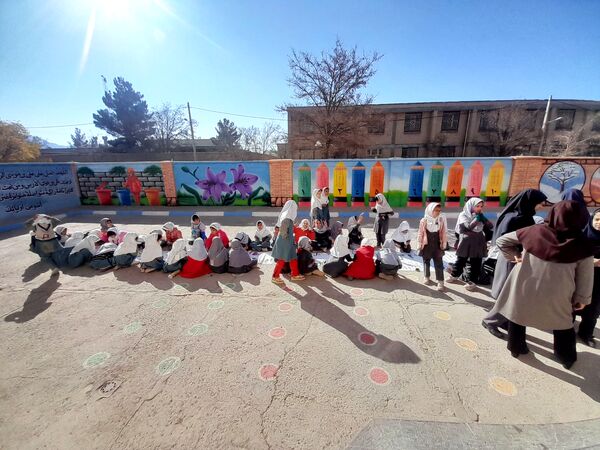 پویش کشوری پرسش مهر ریاست جمهوری، در دبستان حضرت آسیه
