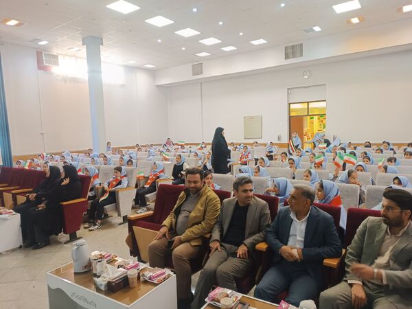 زنگ انقلاب در دبستان آرمینه مصلی‌نژاد