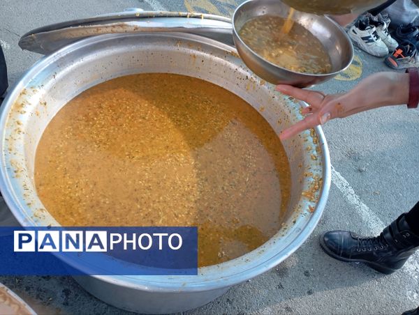 فضایی گرم و پر مهر برای دانش‌آموزان دبستان فضیلت کاشمر در آستانه میلاد دخت پیامبر (ص)