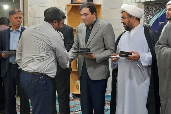 تقدیر و تجلیل از سربازان بسیجی و آتش‌نشانان شهریار به مناسبت روز سرباز و آتش نشان 