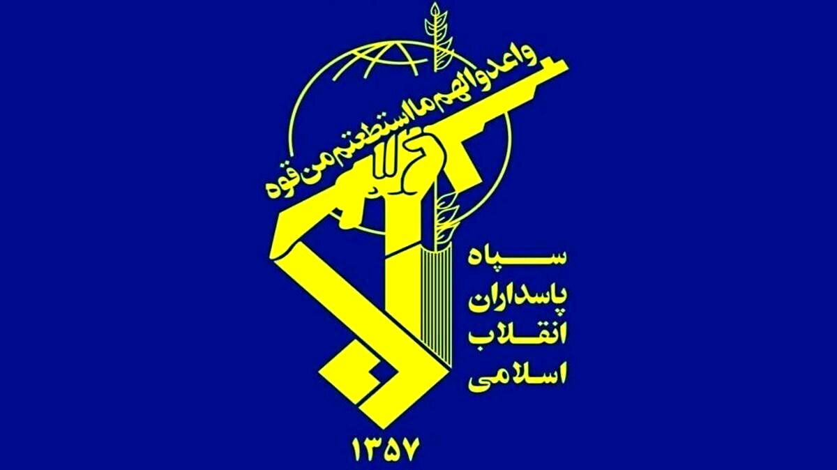ناو هواپیمابر آبراهام لینکلن ارتش آمریکا با چهار فروند موشک بالستیک مورد حمله قرار گرفت