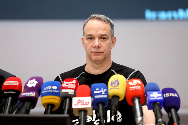 نشست خبری مربی تیم ملی والیبال