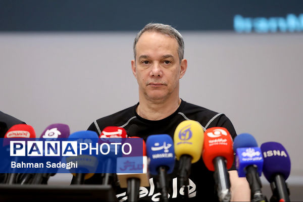 نشست خبری مربی تیم ملی والیبال
