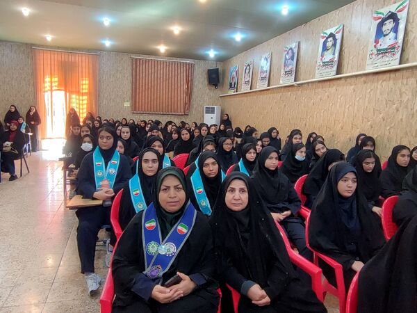 دانش‌آموزان با آرمان شهدا تجدید میثاق کردند