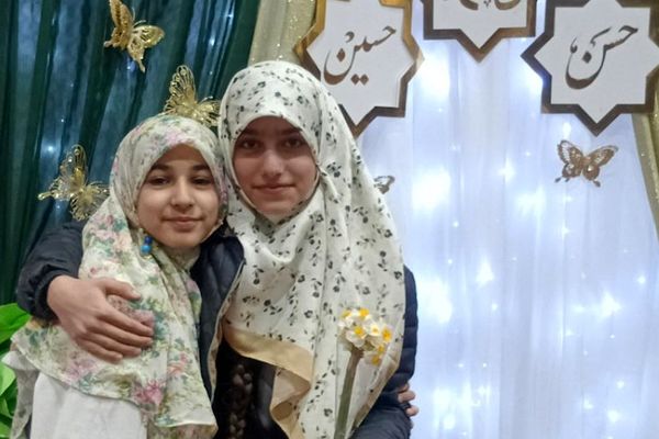 ورود دانش‌ آموزان دختر ناحیه دو شهرری به مراسم معنوی اعتکاف 