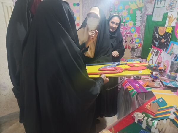  نمایشگاه بازی‌های یادگیری دبستان آیین مهر ورزی 