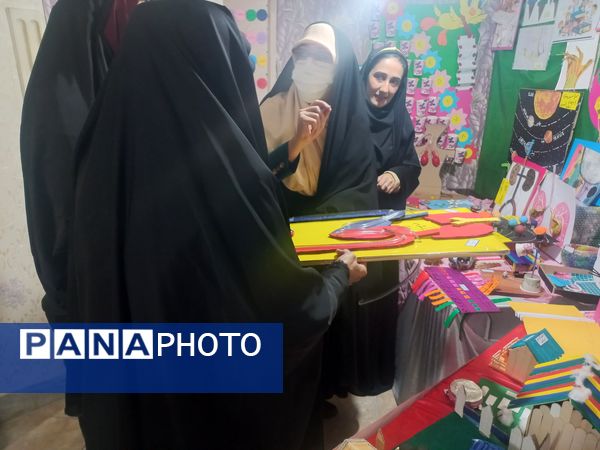  نمایشگاه بازی‌های یادگیری دبستان آیین مهر ورزی 