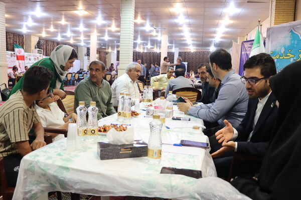  میز خدمت اداره‌کل آموزش و پرورش استان بوشهر به‌مناسبت هفته دولت در مصلی نماز جمعه بوشهر