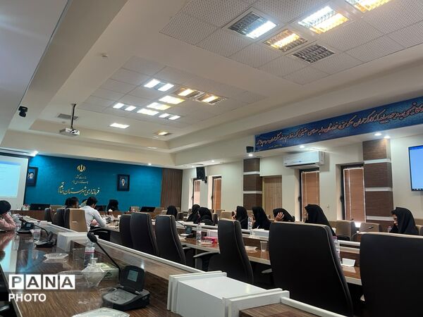 جلسه توجیهی مدارس رشدمدار با محوریت فهم قرآن در دبستان 