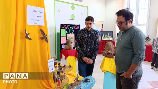 رونمایی از آثار هنری اعضا و مربیان در مرکز شماره ۷ کانون پرورش فکری مشهد
