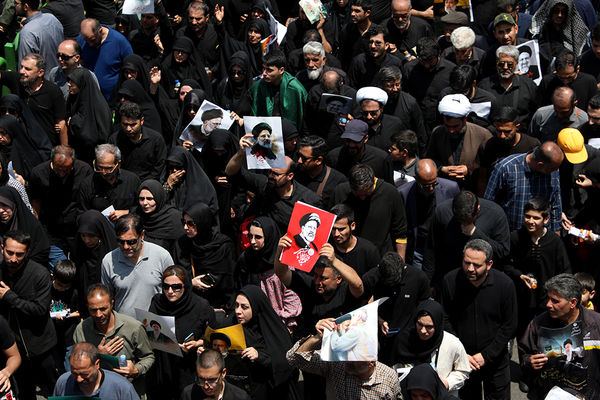 تشییع شهدای خدمت در تهران 