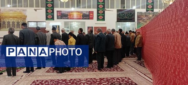 نماز جماعت در شب میلاد حضرت زهرا س در خلیل آباد