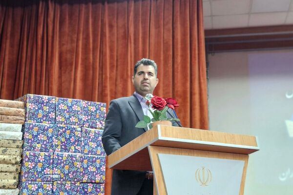 آیین تقدیر از مشاوران و رابطین مشاورین در قرچک