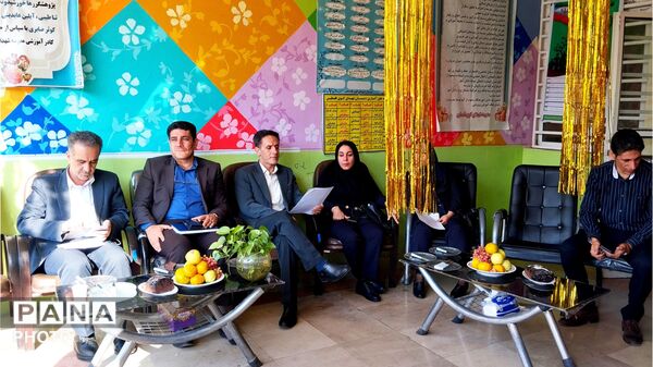 شور و نشاط ورزشی در دبیرستان مبعث خرم‌ آباد