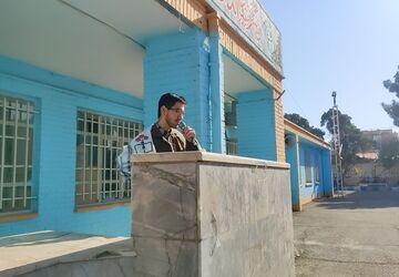 زنگ آغاز هفته بسیج دانش آموزی در دبیرستان شاهد ابوذر غفاری نیشابور