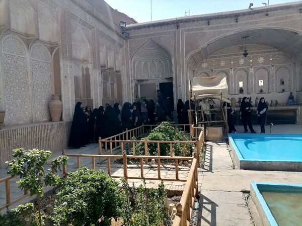 اردوی یزدگردی دانش‌آموزان پایه نهم دبیرستان فاطمه‌الزهرا (س)