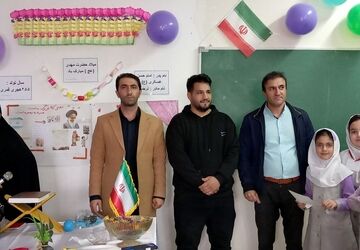 جشن نور و رنگ در نیمه شعبان مسابقه نقاشی منجی موعود و اهدای جوایز به برترین  هر کلاس