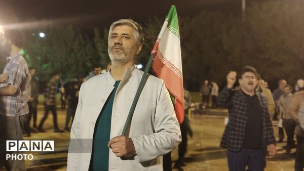 شبی بارانی و ملکوتی در تویسرکان؛ اقامه نماز استغاثه در جوار آرامگاه حیقوق نبی