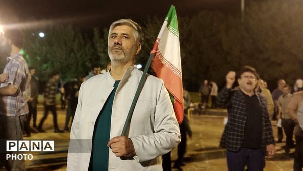 شبی بارانی و ملکوتی در تویسرکان؛ اقامه نماز استغاثه در جوار آرامگاه حیقوق نبی