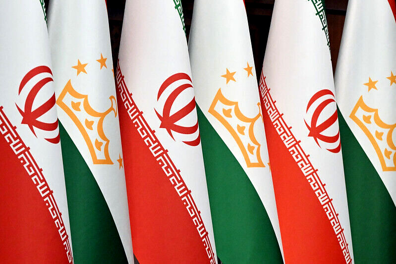 معاون کنسولی وزارت خارجه ایران با وزیر امور خارجه تاجیکستان دیدار کرد