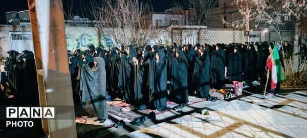 نماز استغاثه امام زمان(عج) در راهپیمایی 